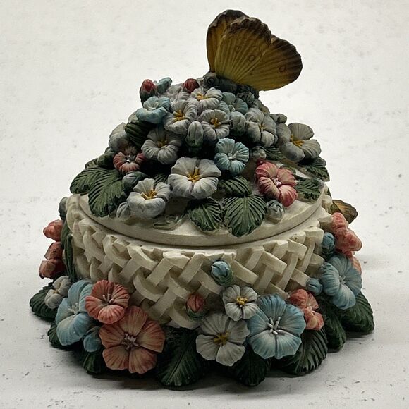 Vintage Hand Painted Butterfly Trinket Box By Artisan Fair Inc - EUC - Picture 3 of 9